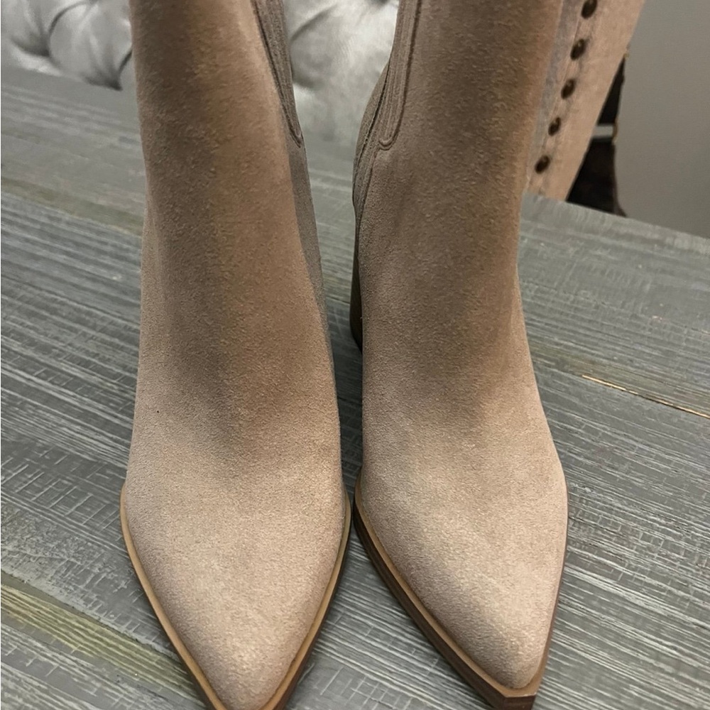 Marc Fisher LTD Women’s Pointed Toe Bootie
